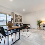 Daire Skyline Penthouse With Views Over Plaza De La Merced Málaga